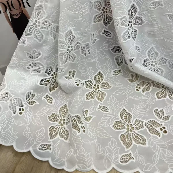 Water-Soluble Floral Embroidered Lace Fabric – 90 × 130 cm